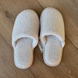 Barefoot Dreams Cozychic Unisex Slippers - heather stone white - XS NWT
